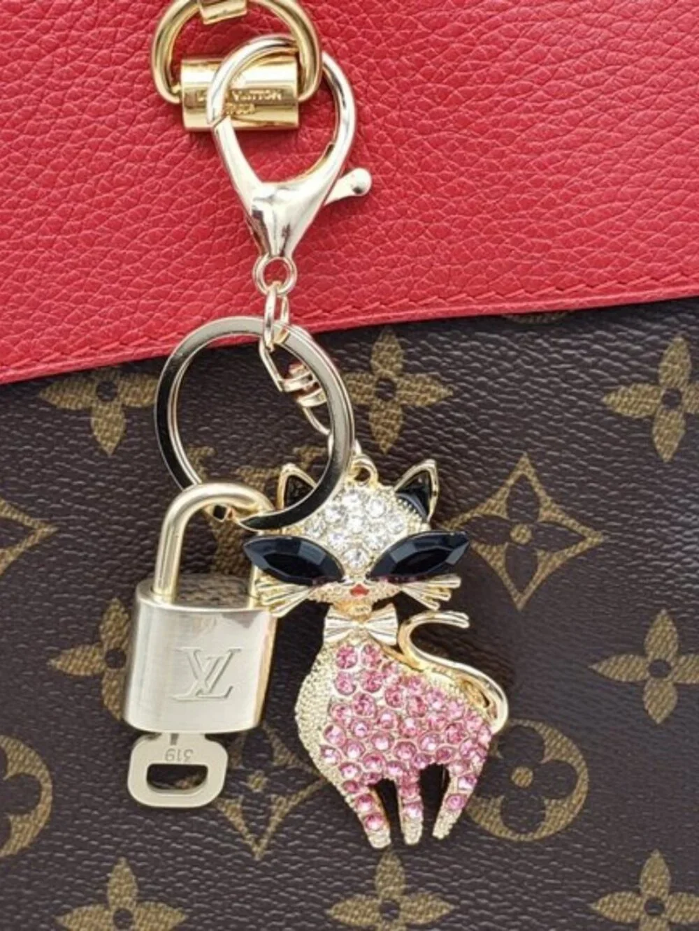 LV Authentic Gold Lock & Key 🔑 Luxury Bag Charm w/ Unbranded Keychain